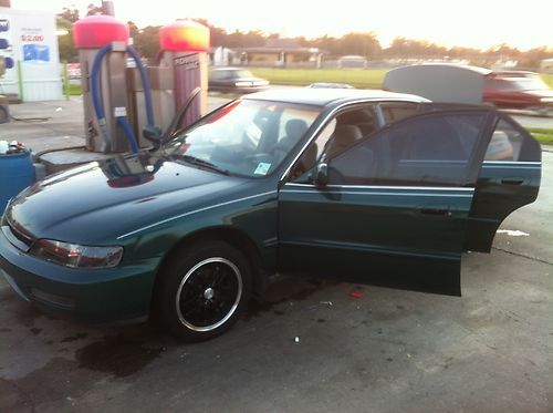 1996 honda accord value package sedan 4-door 2.2l