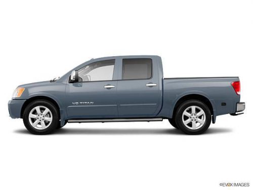 2011 nissan titan sv