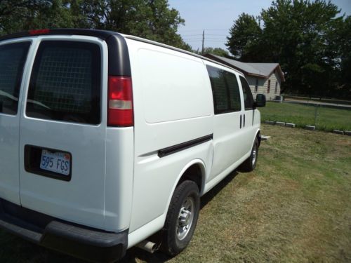 Purchase Used 2008 Chevrolet Express 2500 Base Standard Cargo Van 3