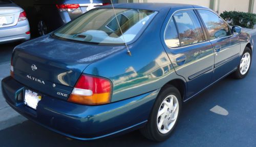 1999 nissan altima gxe sedan 4-door 2.4l