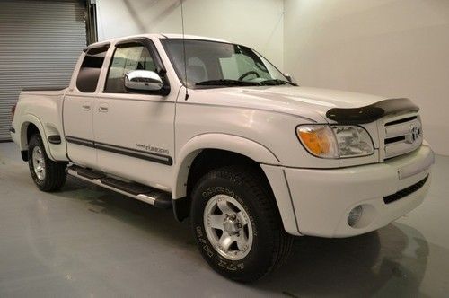 Low miles one owner only 12k miles 4x4 sr5 v8 access cab l@@k nc trade