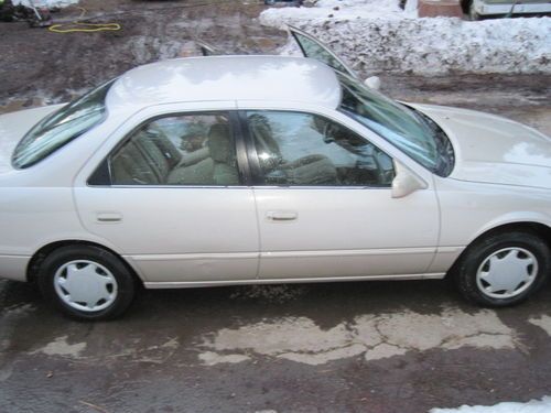 1999 toyota camry le sedan 4-door 2.2l