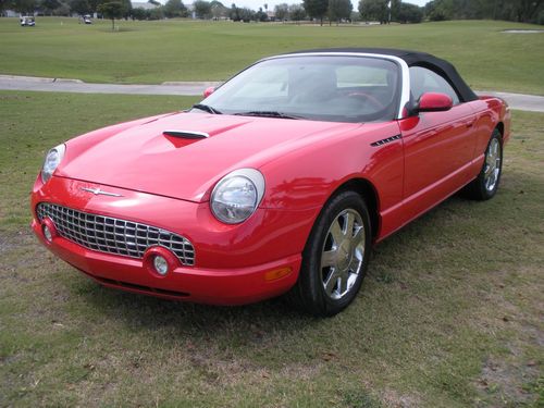 Spectacular 2002 torch red/red premium t-bird w/hardtop... none nicer!