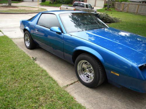 1985 chevrolet camaro sport coupe, v8, 5.0, 305, runs great, a/c and heat works