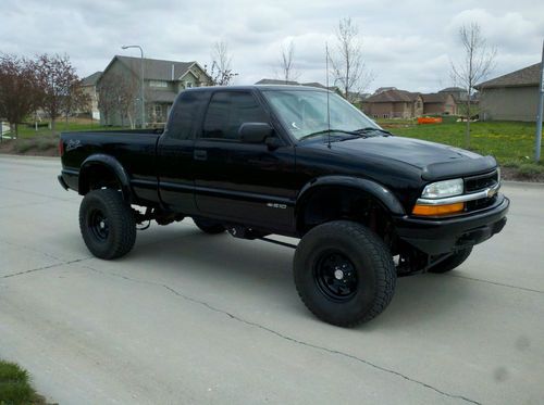 Purchase Used 02 Chevy S10 Zr2 4x4 Ext Cab 5 Speed Manual New