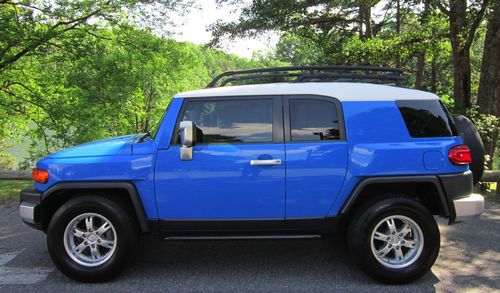 Low reserve southern no rust voodoo blue low miles automatic fj cruiser nr clean