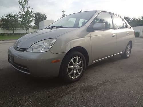 2001 toyota prius,nice and clean! 98k 52 mpg! wow!
