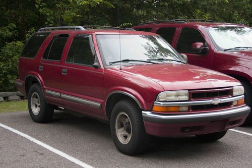 1998 chevy s10 blazer, 4 door, dark red
