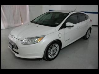 13 ford focus electric hatchback, leather, navigation, sony audio, like new!