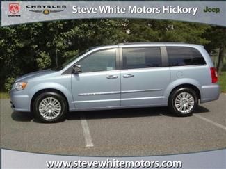 New 2013 chrysler town &amp; country l pkg safety tech - loaded!