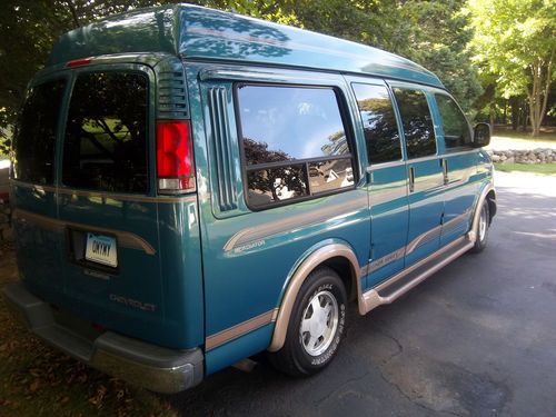 Purchase used Hi Top Van Gladiator Express 1500 Designer ...