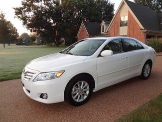 1-owner, nonsmoker, xle, moonroof, v6, heated seats, perfect carfax!