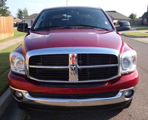 2008 dodge ram 1500 sxt mega crew cab pickup 4-door 5.7l