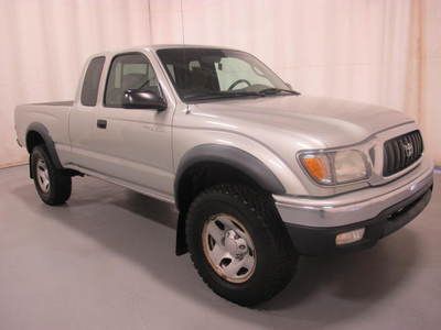 2004 toyota tacoma sr5 4x4* 5 speed* low miles*new frame*clean 1 owner carfax