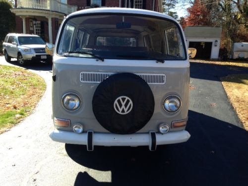 1972 vw bus/ micro bus/ transporter