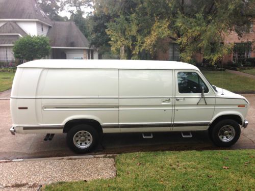 Purchase used 1991 Ford E-350 Econoline Extended Cargo Van ...