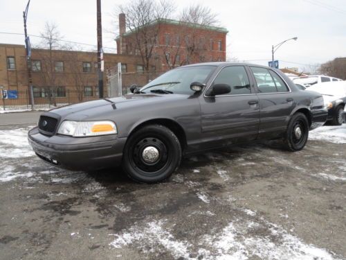 Gray p71 police interceptor 106k miles pw pl psts well maintained nice