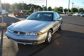 Pontiac bonneville se