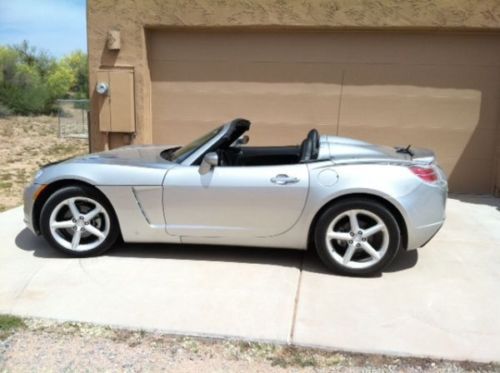 2009 saturn sky   *** only 17200 miles ***