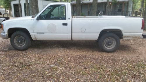 White, in very good condition, has 118,850 miles,