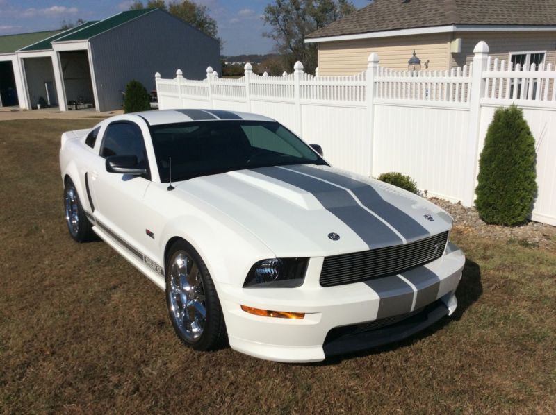 2007 ford mustang 2 dr-coupe
