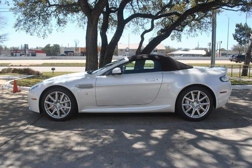 2013 aston martin v8 vantage beautiful morning frost white/chocolate!