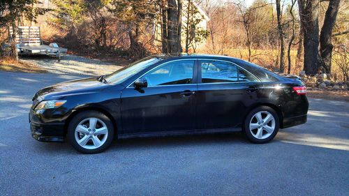 2011 toyota camry se sedan 4-door 2.5l 6 speed manual