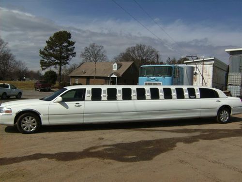 2003 lincoln town car stretch limo. only 104,830 miles 312" wheel base. 4.6