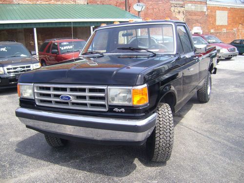 1987 ford f150 4 x 4 pick up