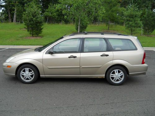 2001 ford focus se wagon 4-door 2.0l automatic / ac / great commuter car