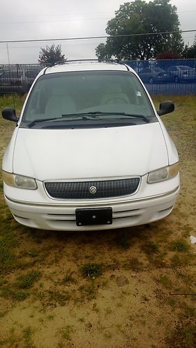 1996 chrysler town &amp; country lxi - white/grey leather w/less than 160,000 miles!