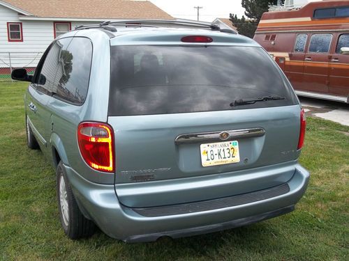 2006 CHRYSLER TOWN & COUNTRY TOURING, image 3