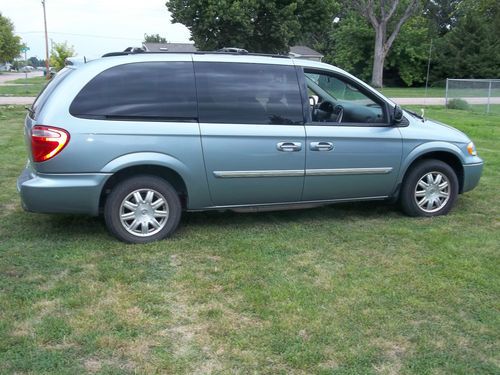 2006 CHRYSLER TOWN & COUNTRY TOURING, image 4