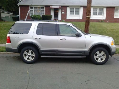 2004 ford explorer xlt sport utility 4-door 4.0l