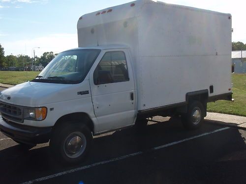 2000 ford box truck 29,305 orig miles, money maker, great for advertisement!