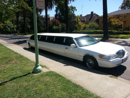2000 lincoln town car limo 180"!!!5 door!!!perfect for homecoming!dont miss out!