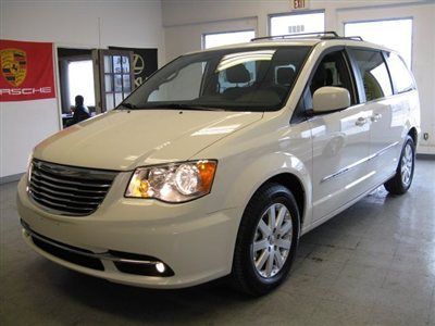 2012 chrylser town&amp;country touring fac-wrnty dvd r-cam aux/ipod/usb wood $21,995