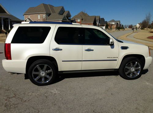 2008 cadillac escalade luxury edition, pearl w/ tan, new tires, navigation, dvd!