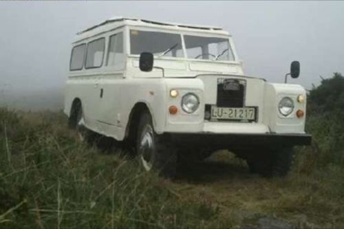 Land rover defender santana  109