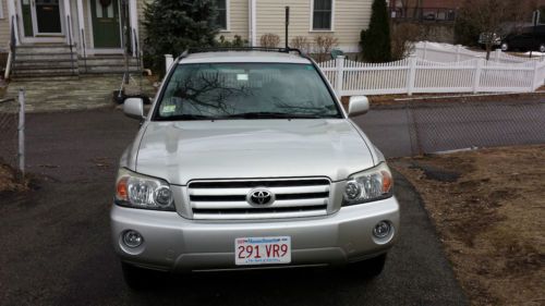 2005 toyota higlander, low milage, ready to drive now!