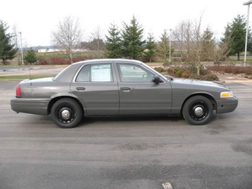 2005 ford crown victoria police interceptor automatic 4-door sedan