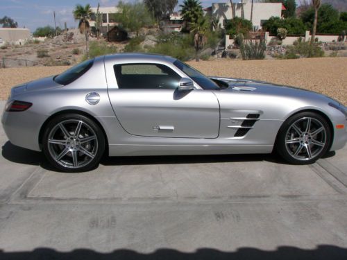 Iridium silver/black designo exclusive leather 2011 gullwing w/only 9,109 miles