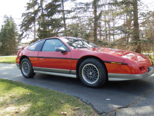 1986 pontiac fiero gt. great condition. ready for summer cruising.