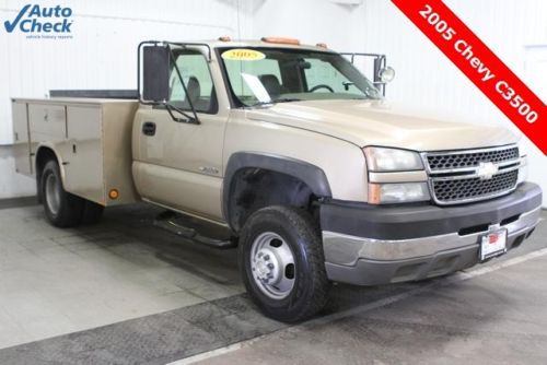 Used 05 chevy c3500 4x2 low mileage with tommy lift, utility body ready for work