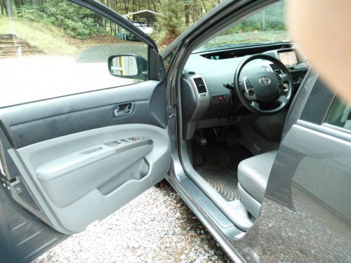 2009 Toyota Prius 4 Door Hatchback, Leather, NAV, NO RESERVE, 40,000 miles!, image 4