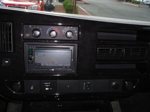 6.0L CD Console Center Armrest Running Boards Television Raised Roof Warranty, US $54,995.00, image 3