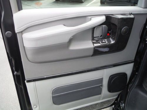 6.0L CD Console Center Armrest Running Boards Television Raised Roof Warranty, US $54,995.00, image 20