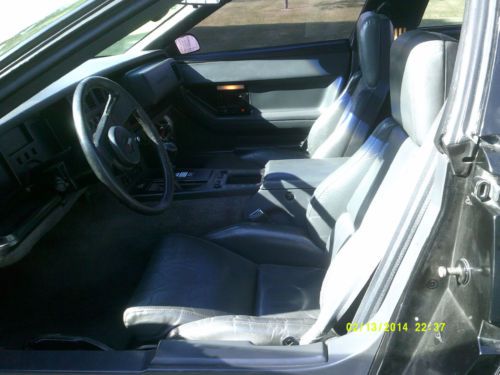 1985 CHEVROLET CORVETTE HATCHBACK COUPE. BLACK 4-SPEED WITH LEATHER BUCKETS., image 11