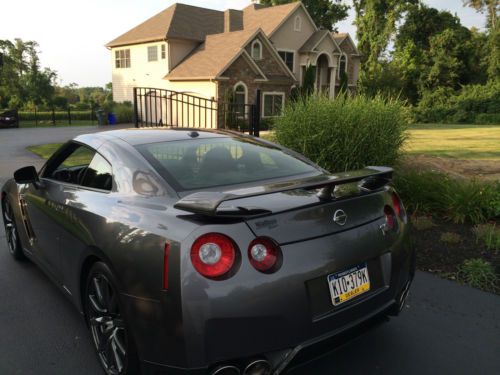 2014 nissan gt-r premium coupe 2-door 3.8l brand new &#034;be the first owner&#034;20k off