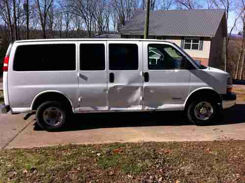 Find Used 2005 Chevy Express 3500 Penger 1 Ton Van In Strawberry 2005 Chevy Express 3500 Penger 1 Ton Van Us 5 000 00